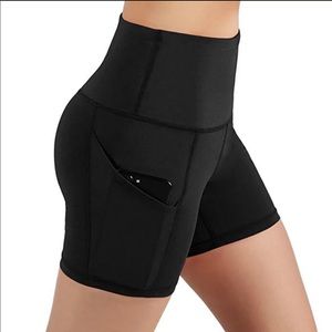 2 HIGH RISE SIDE POCKETED YOGA SHORTS